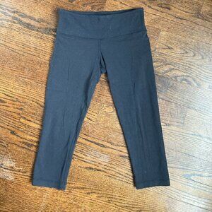 Lululemon capri leggings size 4